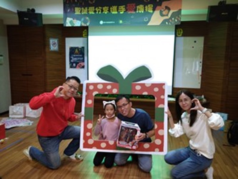 劉益嘉校長與台中市家庭教育中心一起推動優質教育與多元夥伴關係_0 (1)