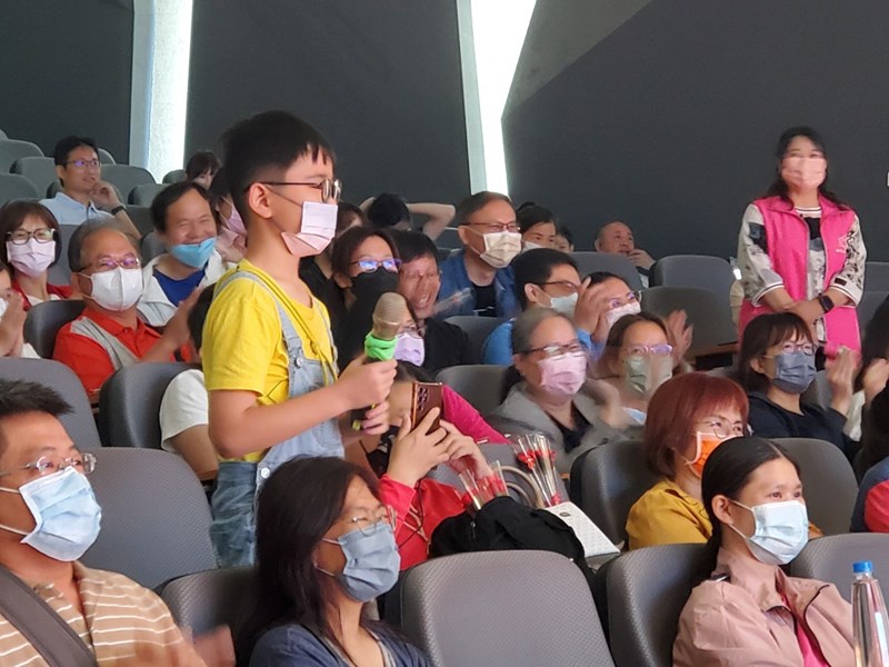 現場學童提出AI 教育問題