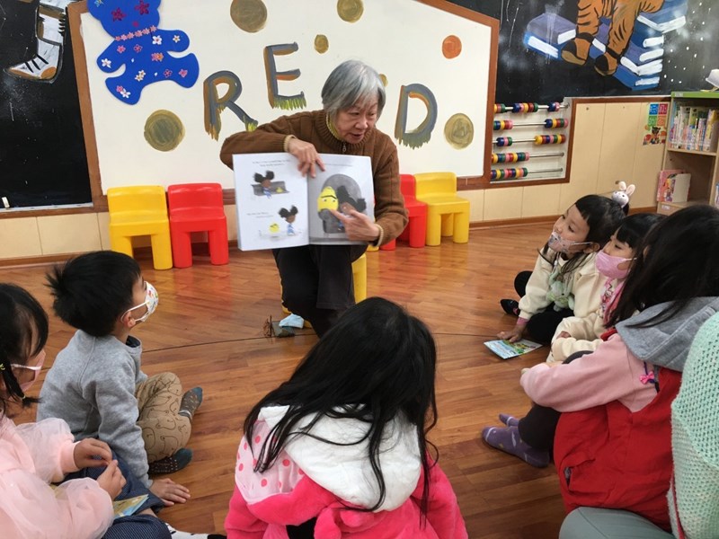 LINE_ALBUM_2024127豐原隊，英文繪本桌遊-石岡分館_240215_5