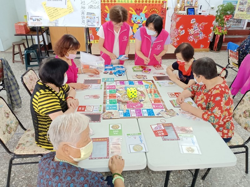 LINE_ALBUM_113419東勢隊 泰昌關懷聚點-客家桌遊活動_240422_6