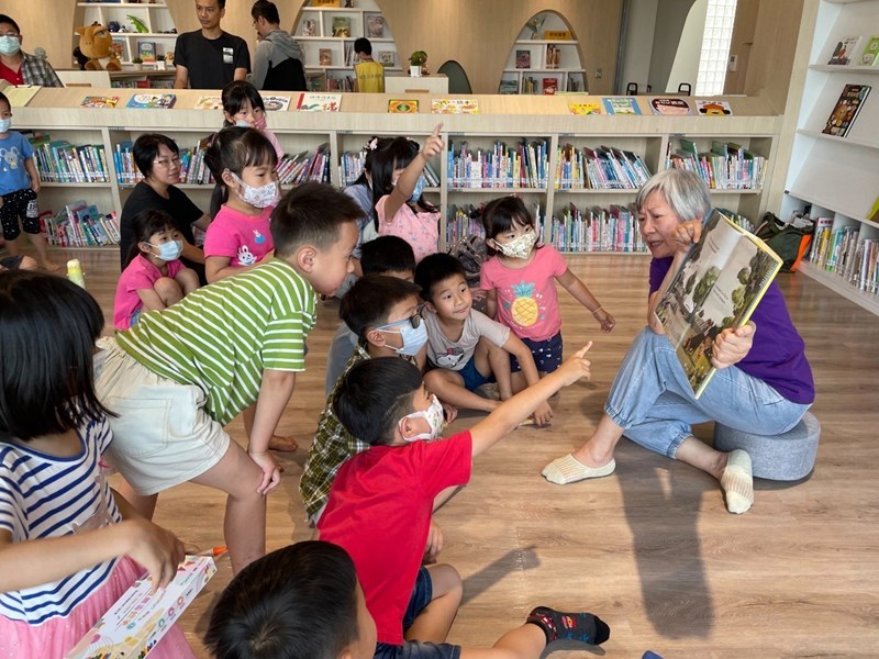LINE_ALBUM_2024.04.06 外埔分館繪本 桌遊_240409_3