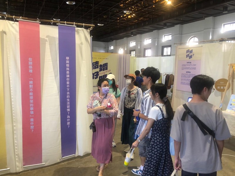 民眾觀展一角2_0_0
