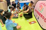 學童與講師互動