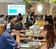 學員認真聽講與紀錄