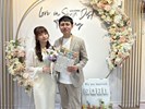 新婚夫妻在南區戶所取得幸福錦囊書卡