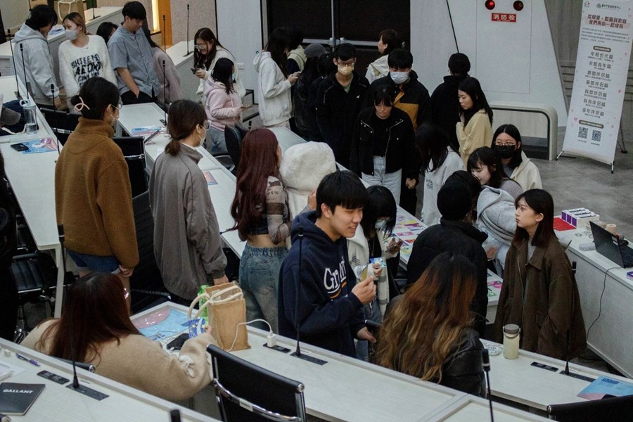 學生相互分享與交流